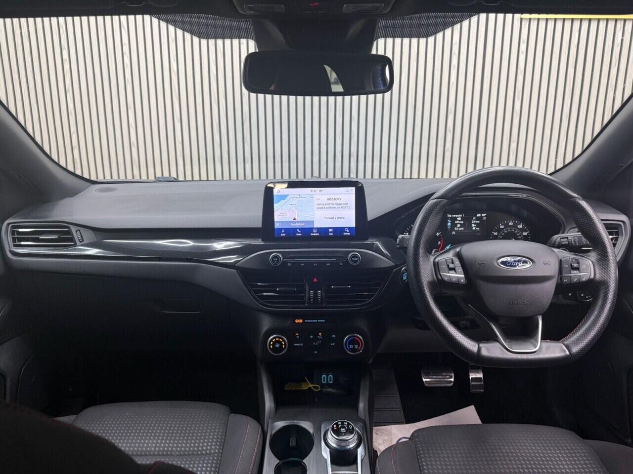 Ford Focus view 12