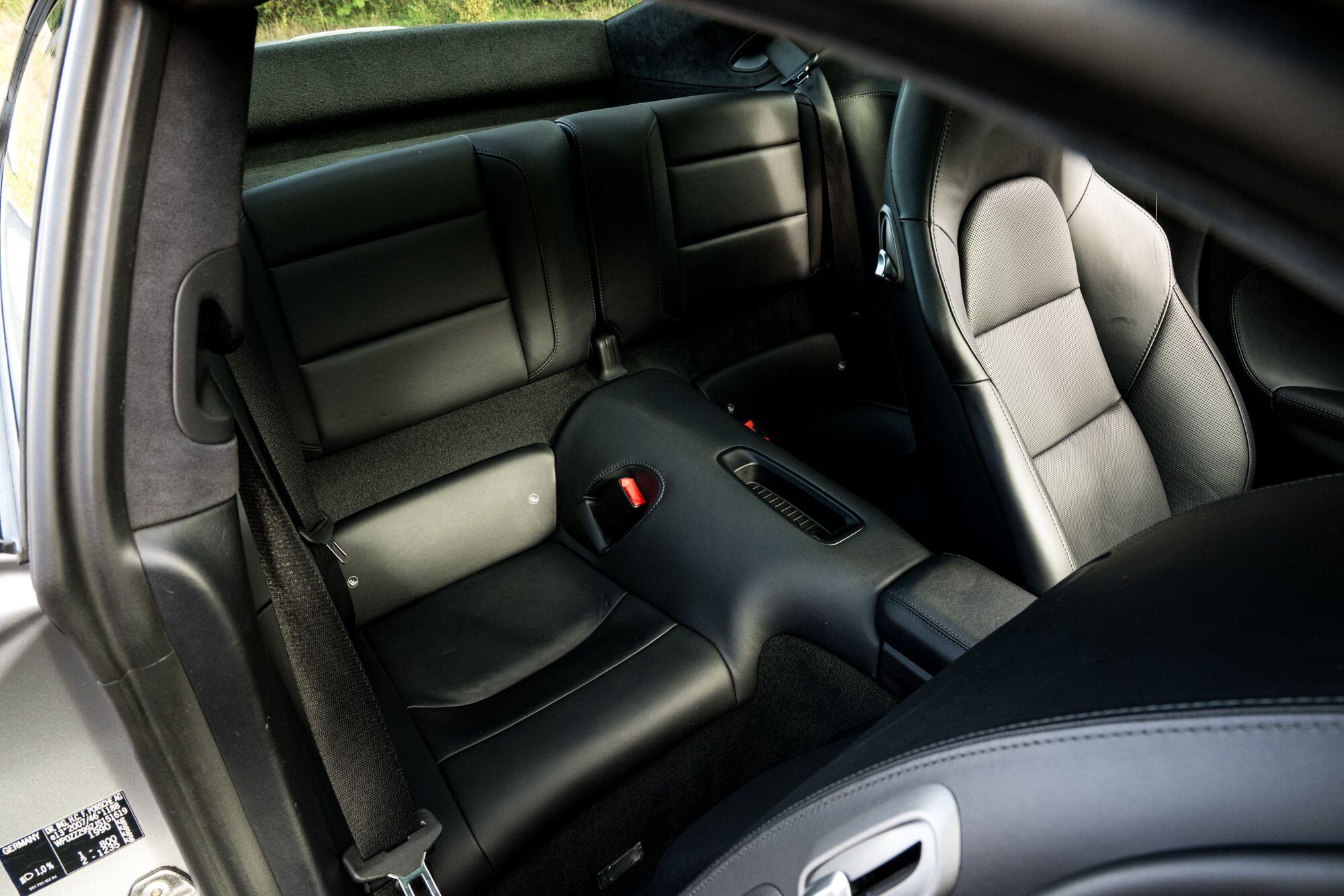 Porsche 911 view 44