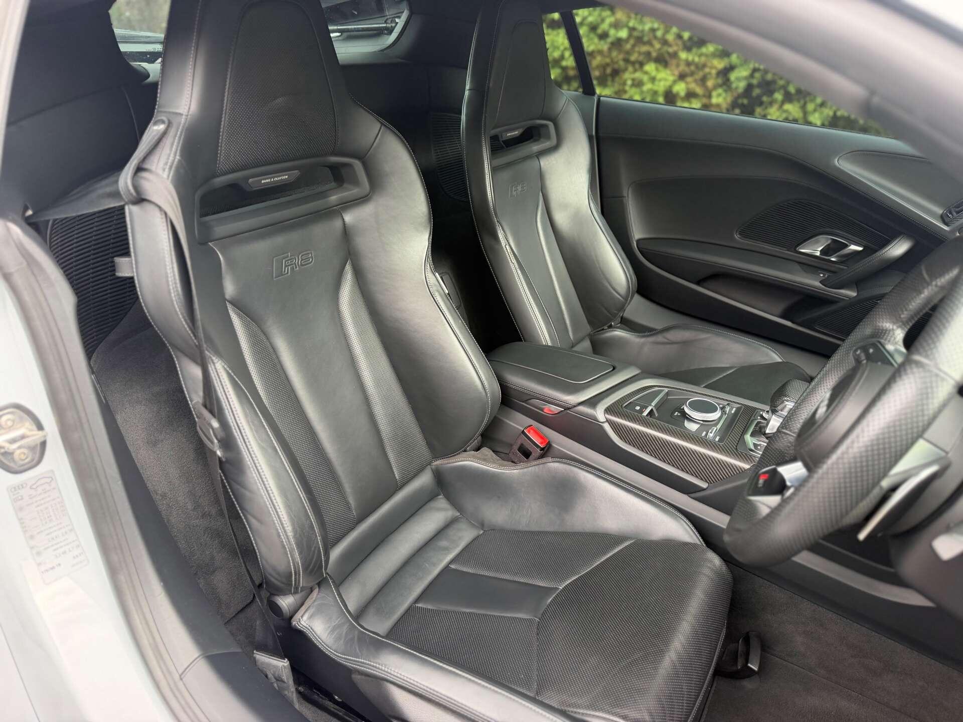 Audi R8 view 31