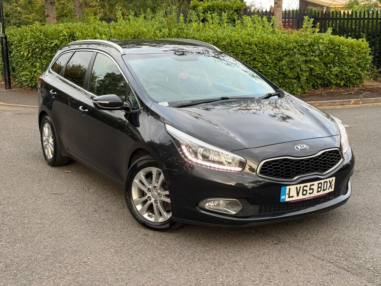 Kia Ceed main image