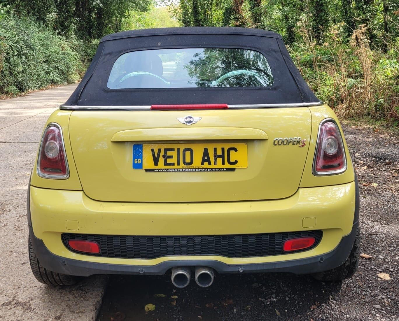 Mini Convertible view 9