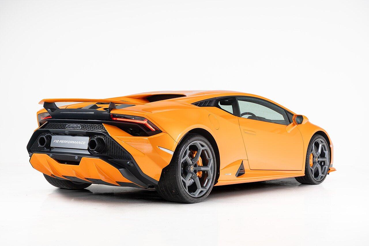 Lamborghini Huracan view 11