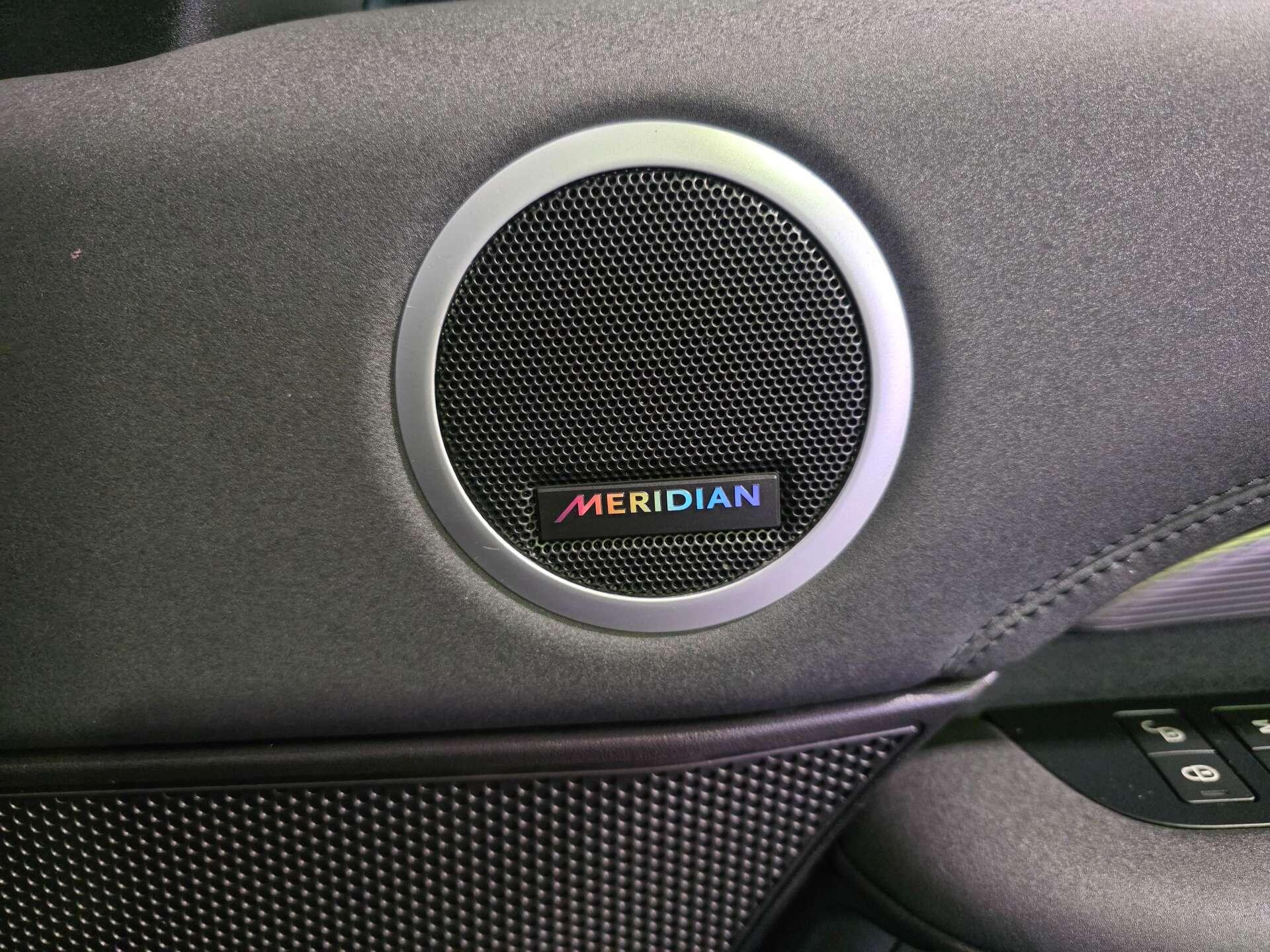 Land Rover Discovery view 27