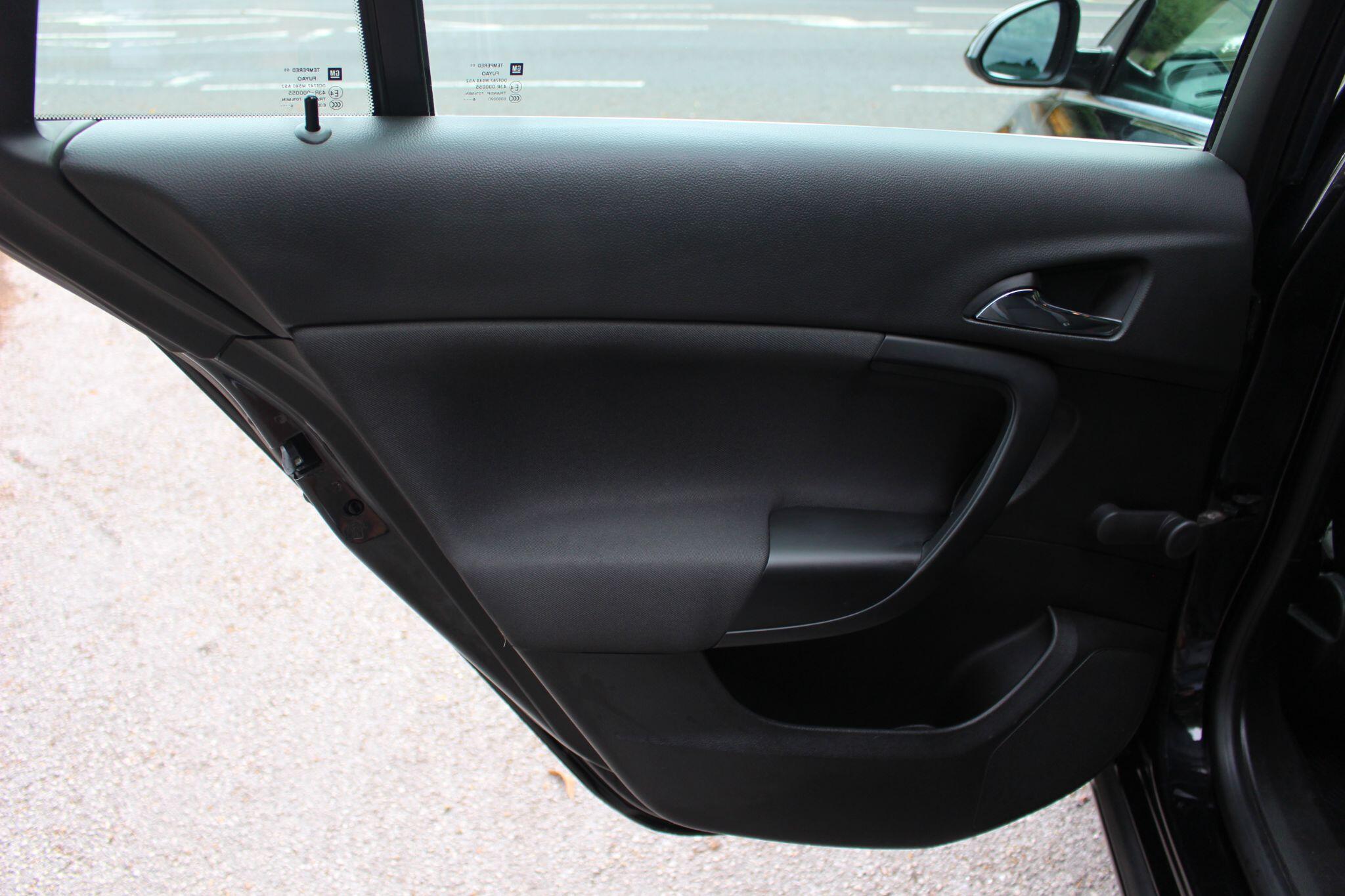 Vauxhall Insignia view 22