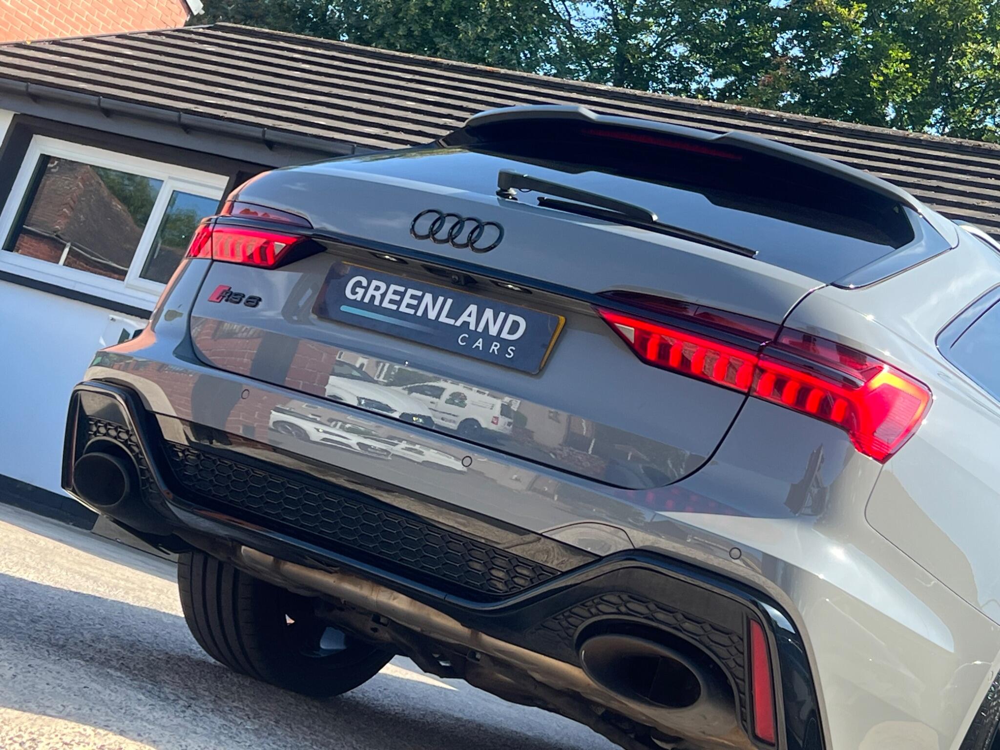 Audi RS6 view 11