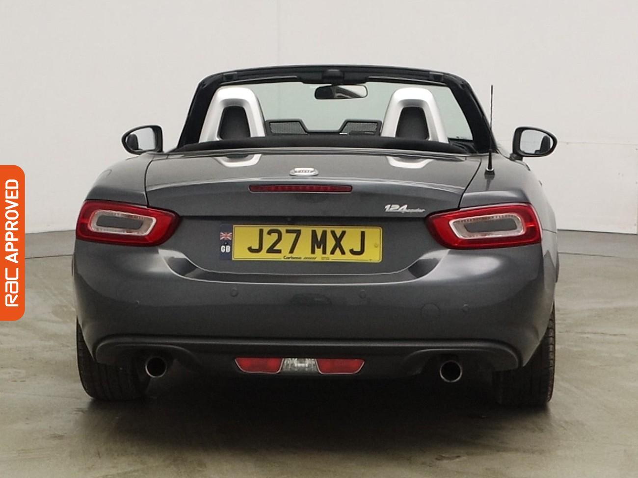 Fiat 124 Spider view 8