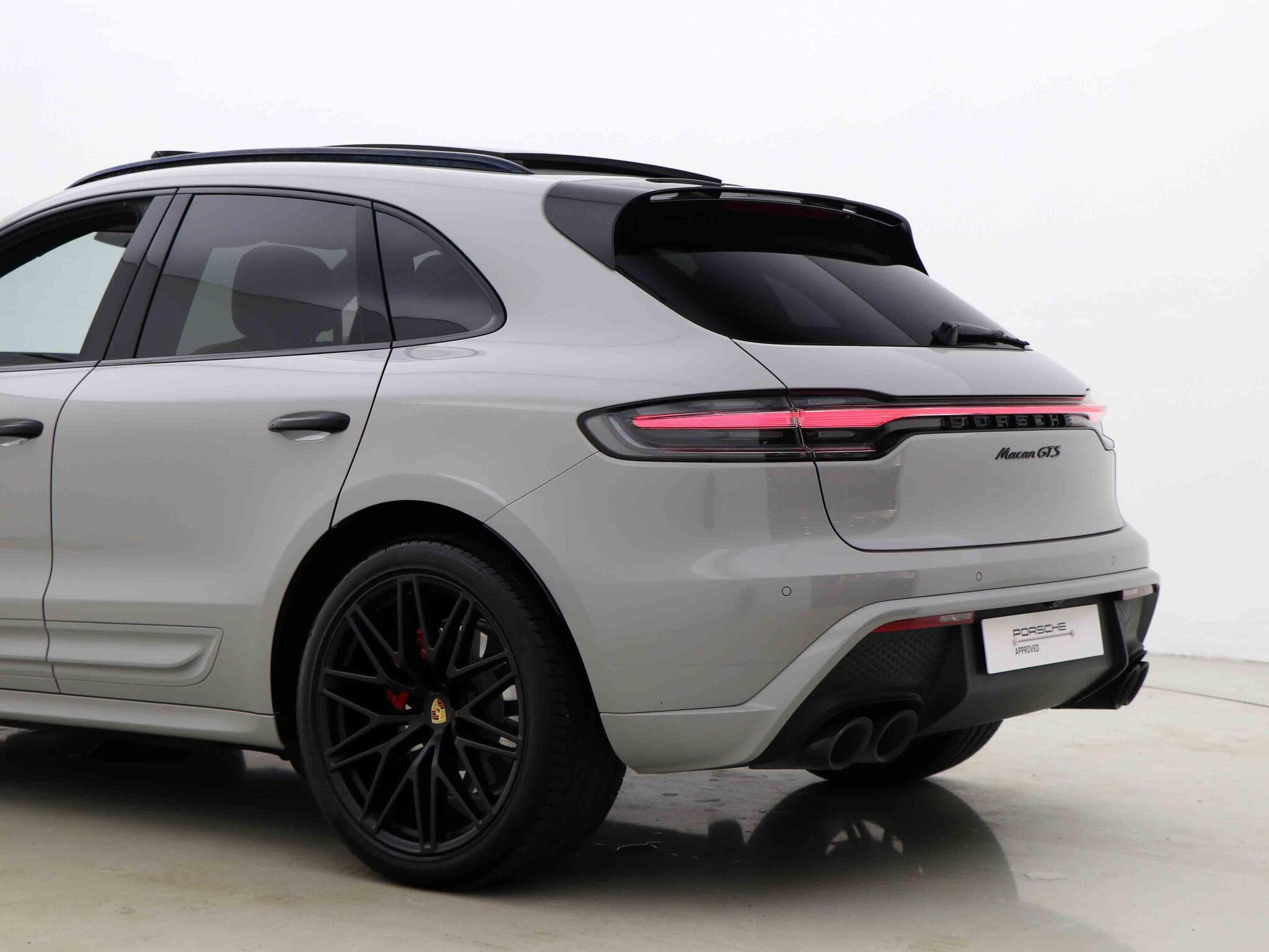 Porsche Macan view 27