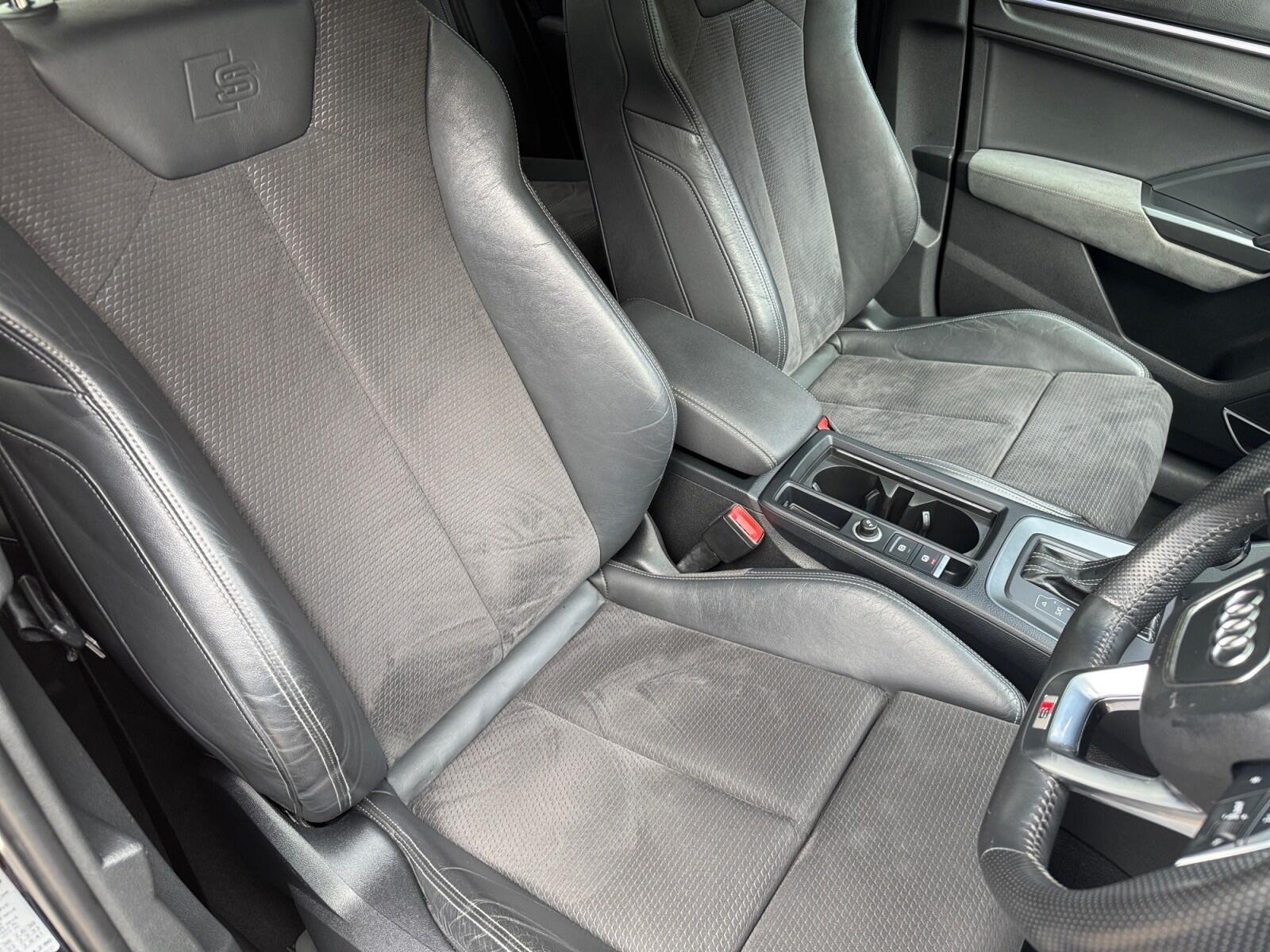 Audi Q3 view 12