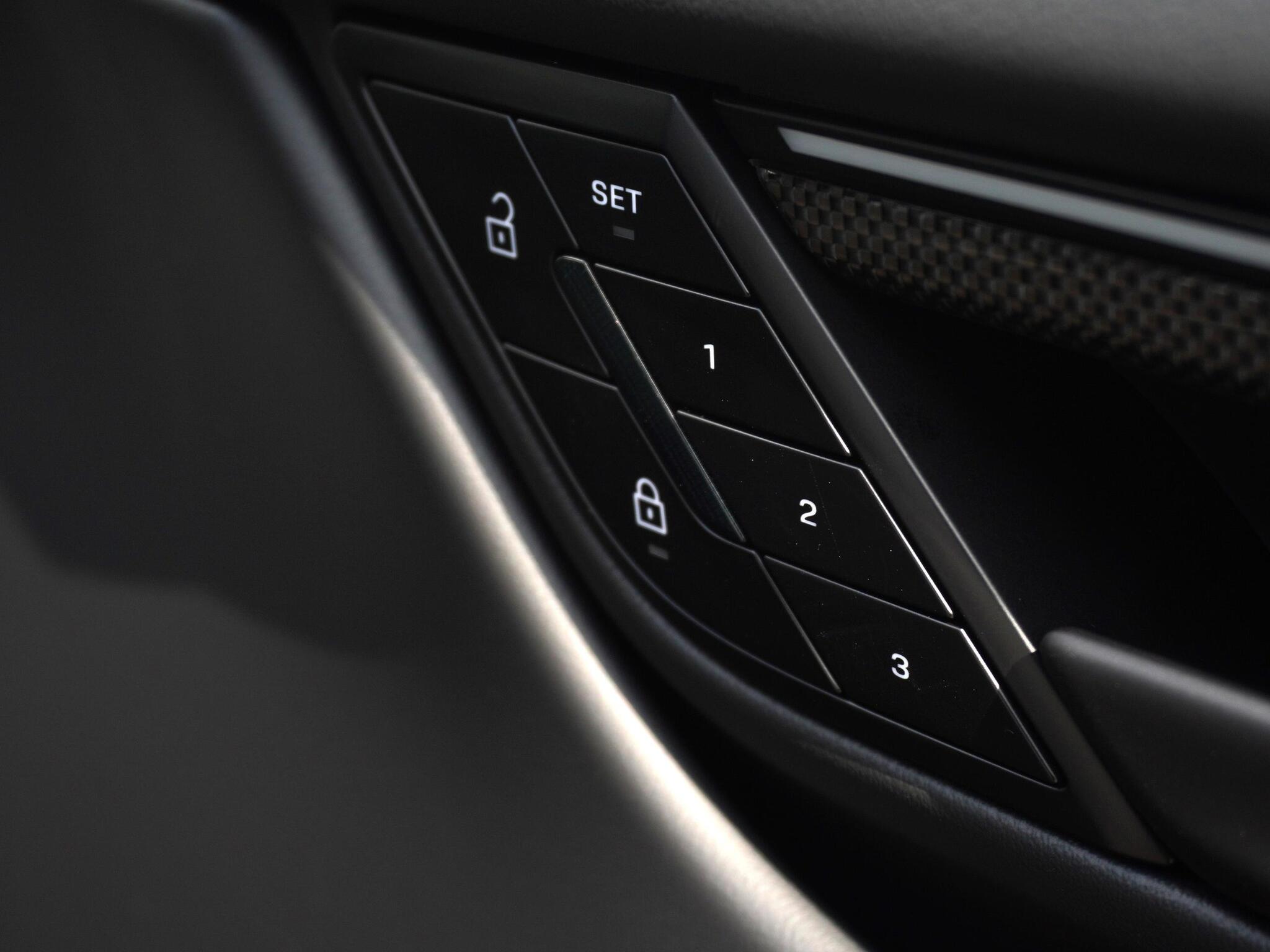 Porsche Macan view 26