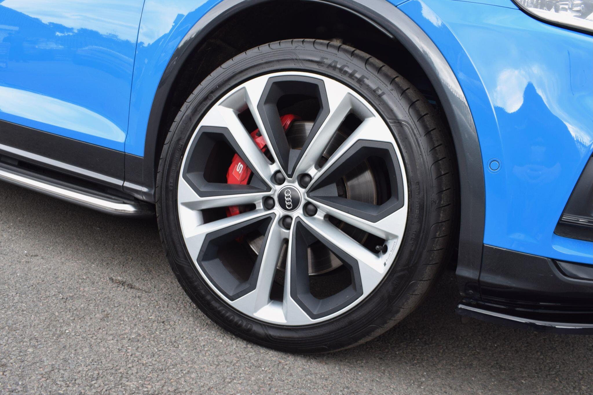 Audi SQ5 view 40