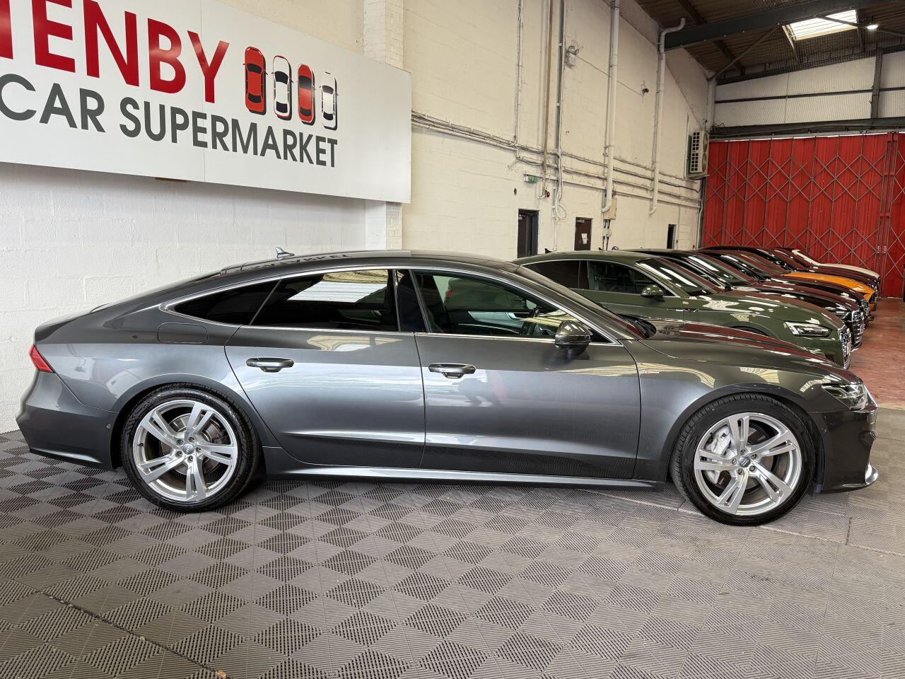 Audi A7 view 11