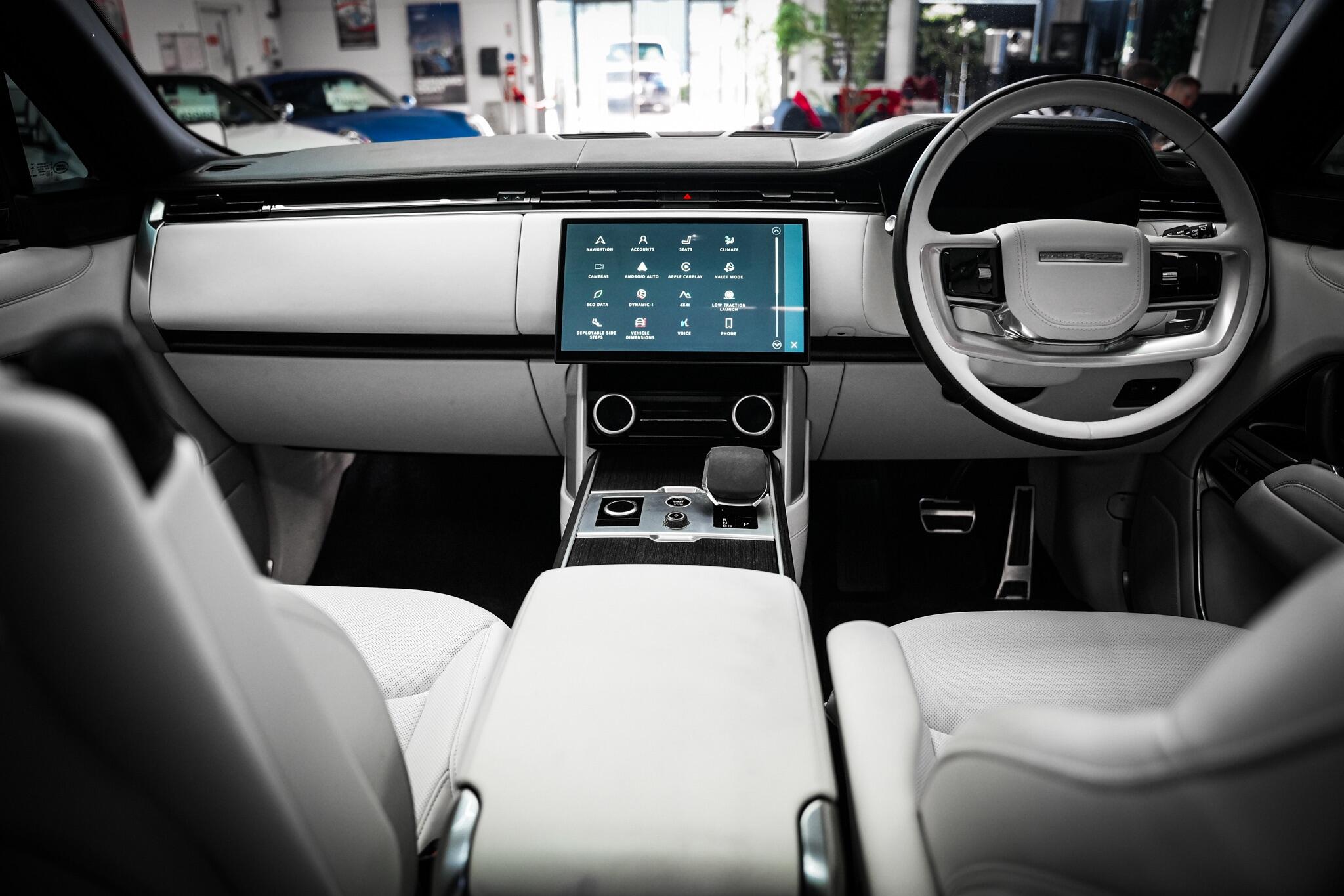 Land Rover Range Rover view 22