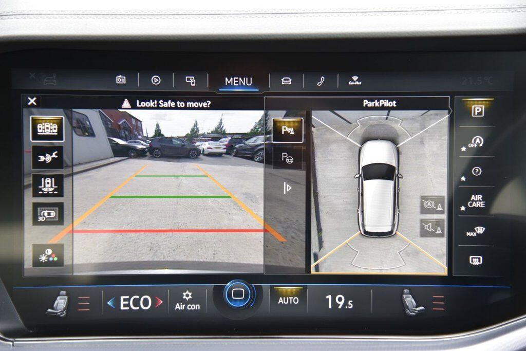 Volkswagen Touareg view 45