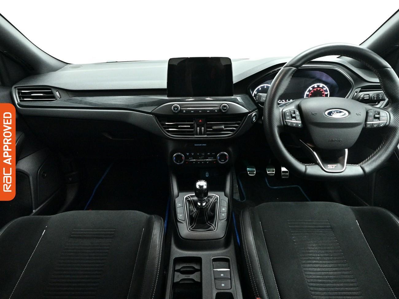 Ford Focus view 2
