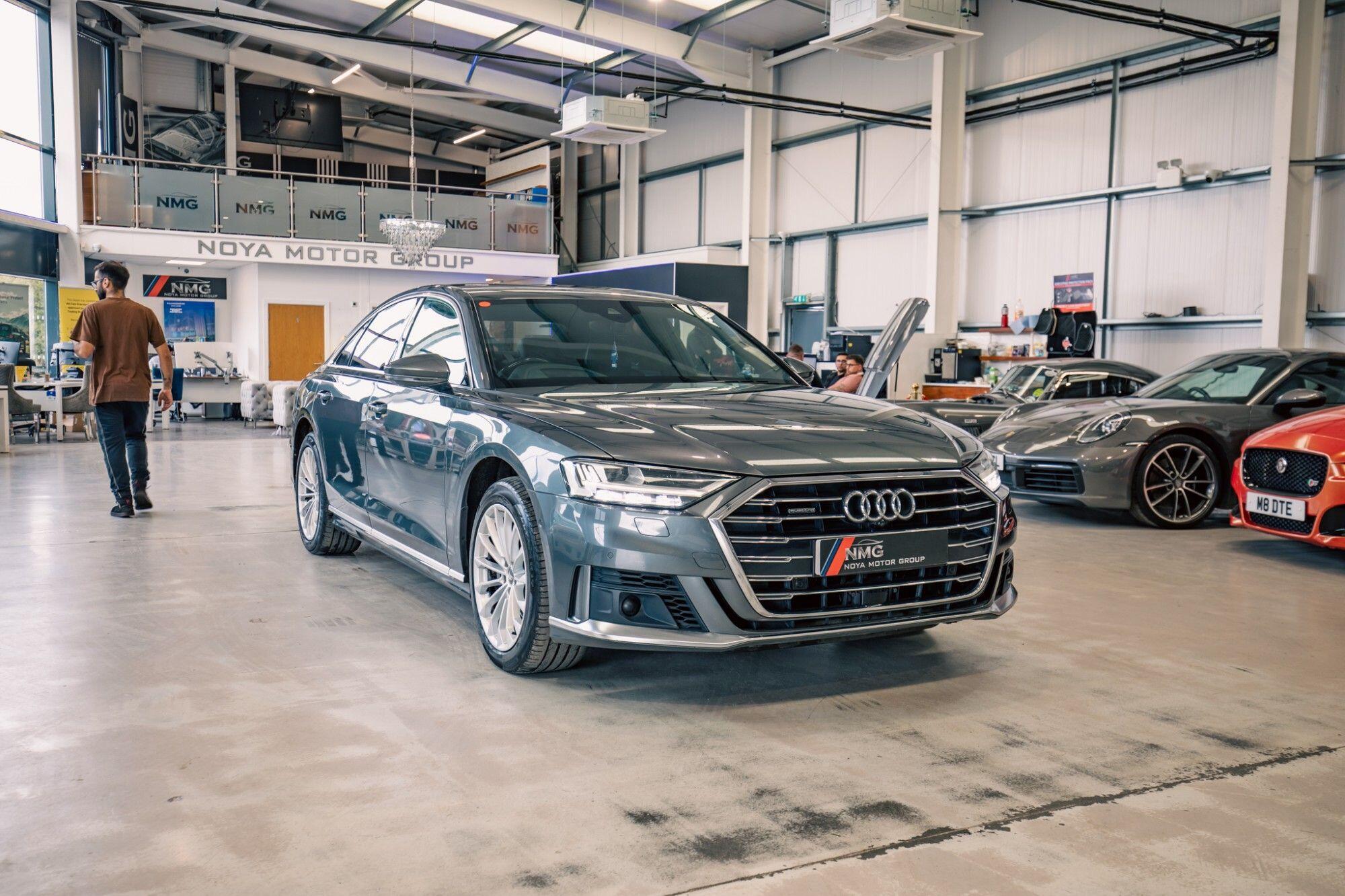 Audi A8 view 28