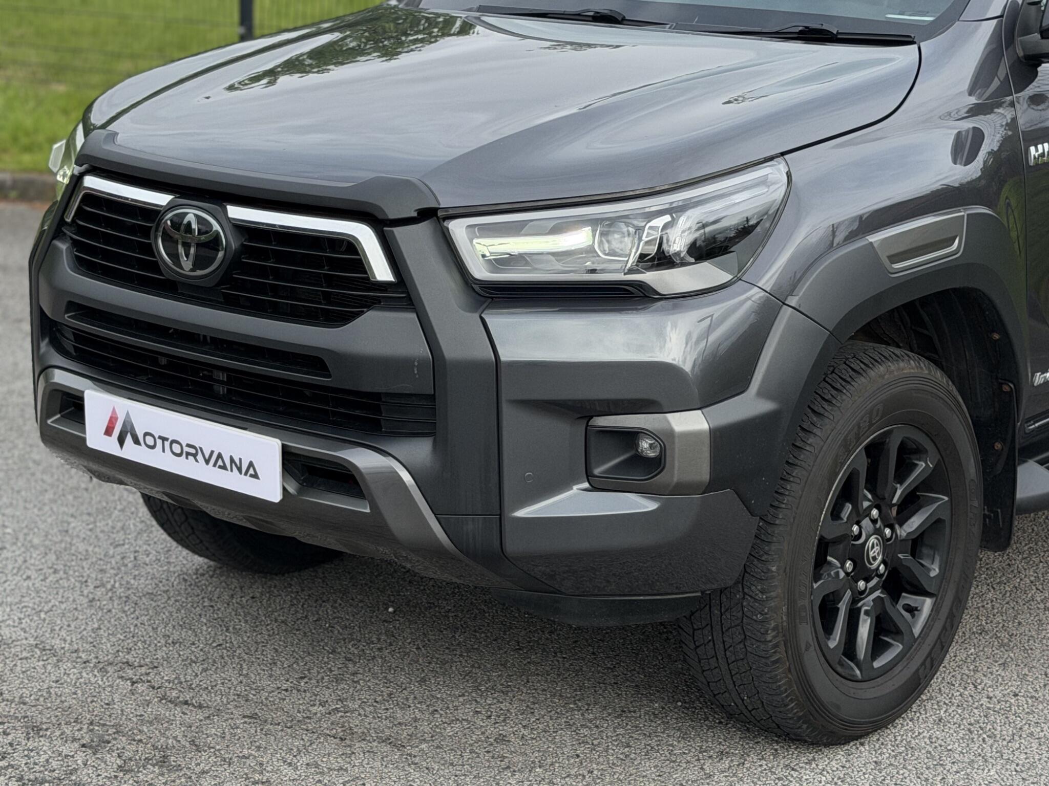 Toyota Hilux view 27