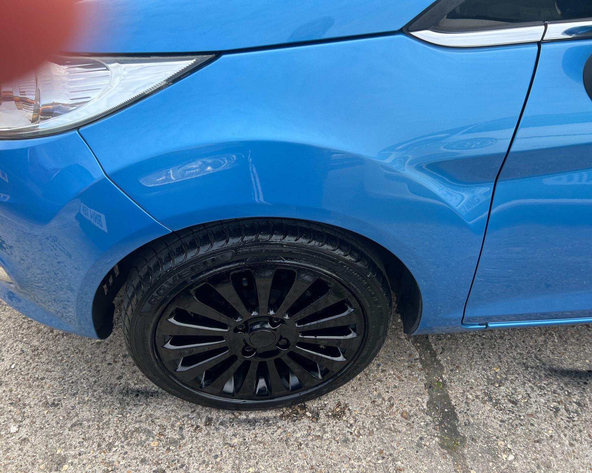 Ford Fiesta view 3