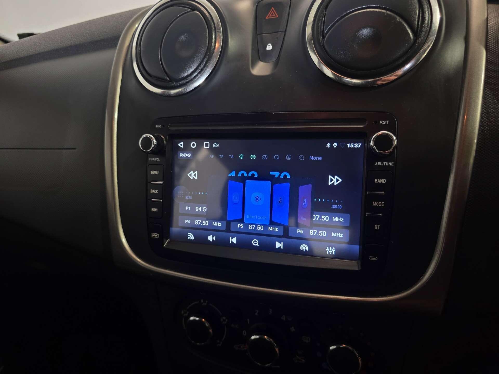 Dacia Sandero view 26