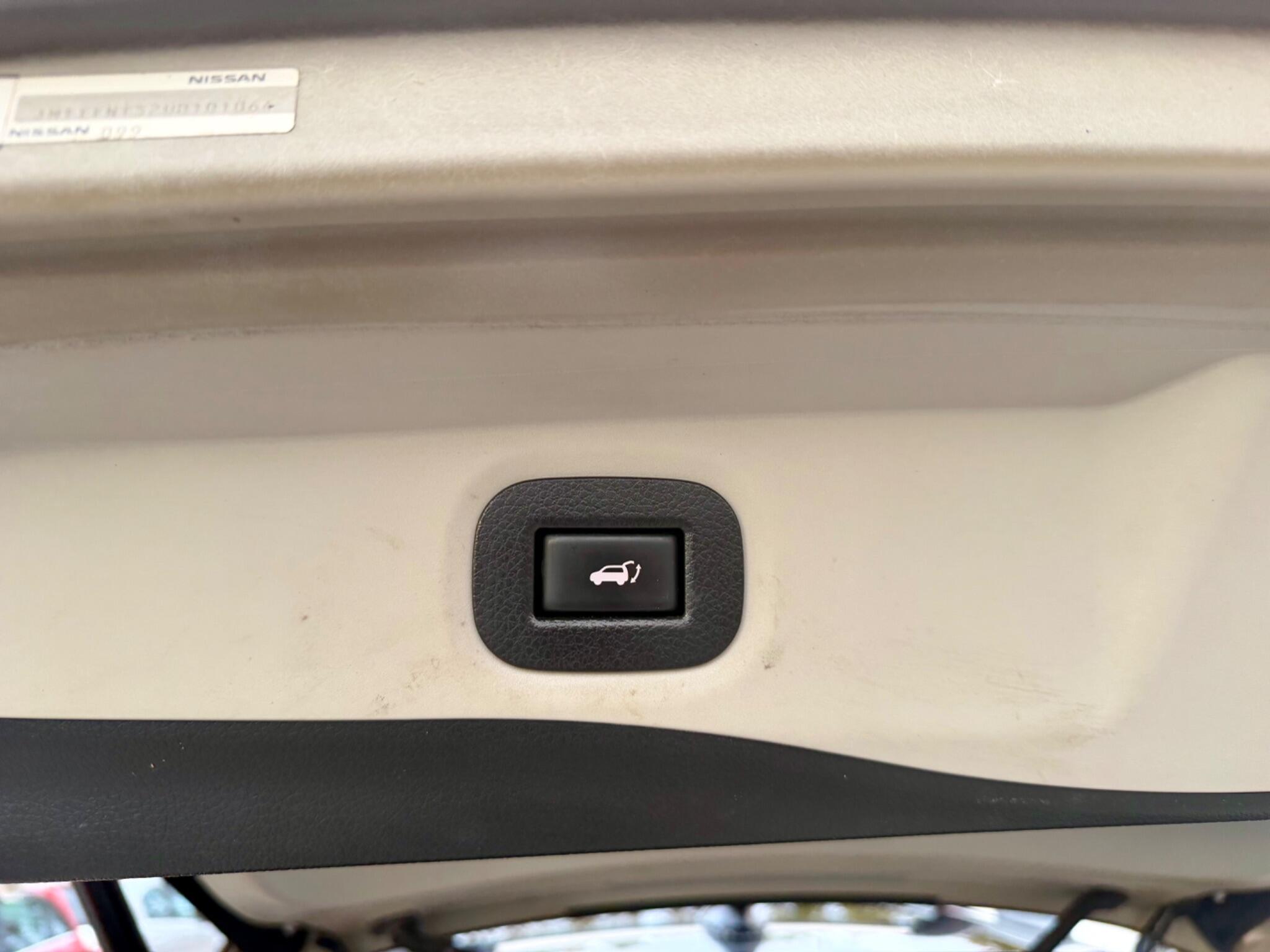 Nissan X-Trail view 38