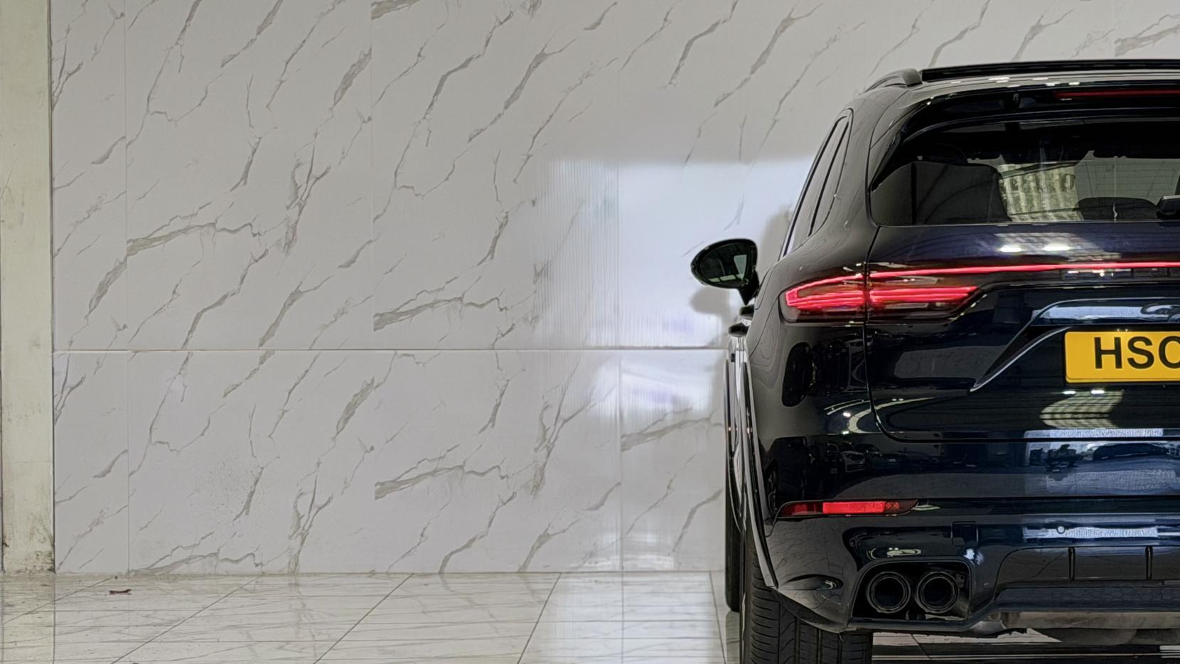 Porsche Cayenne view 44