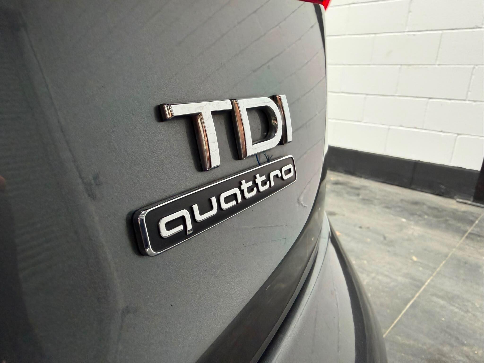 Audi Q3 view 34