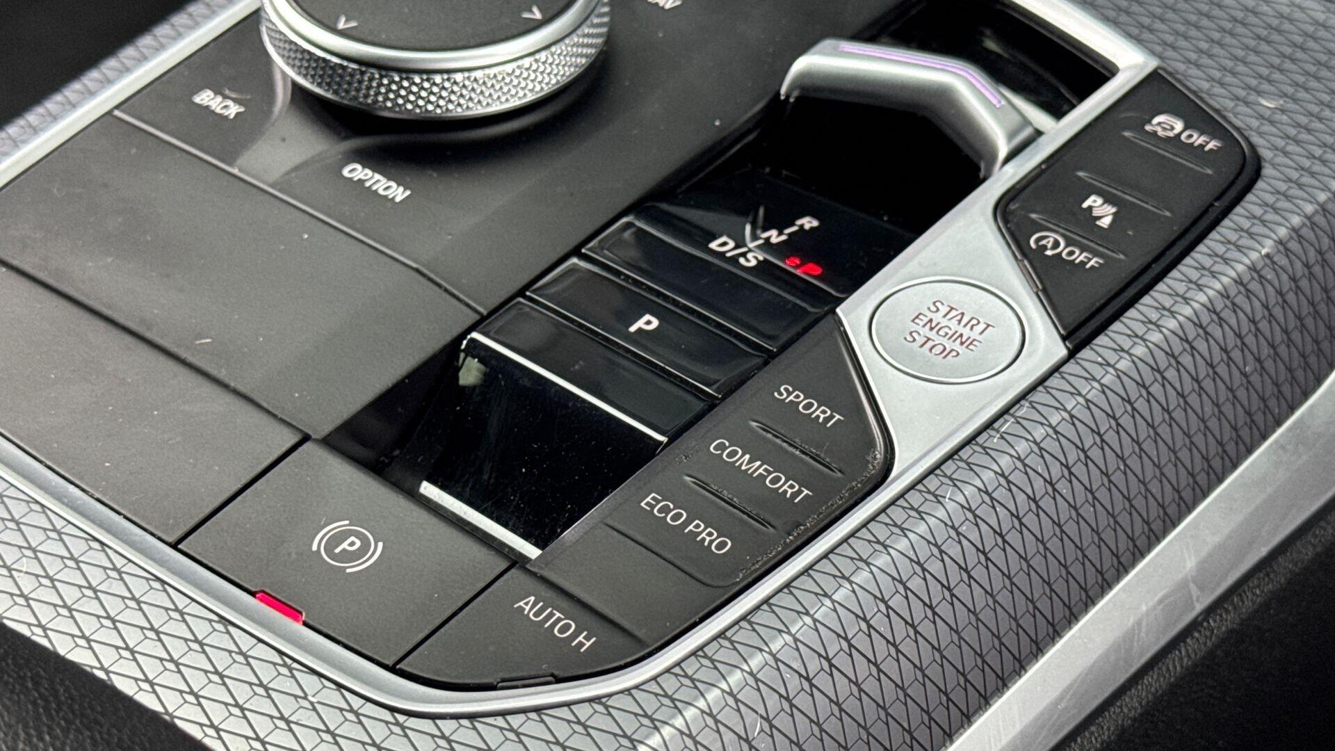 BMW 3 Series view 20