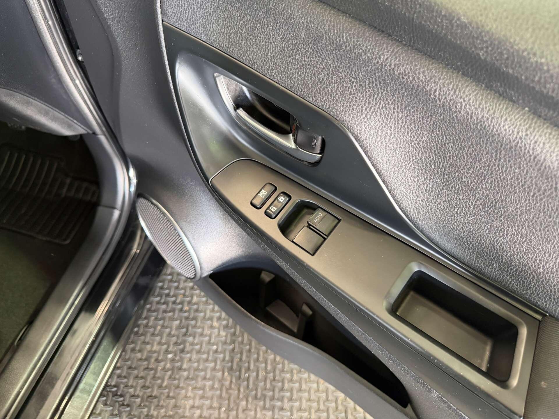 Toyota Yaris view 18