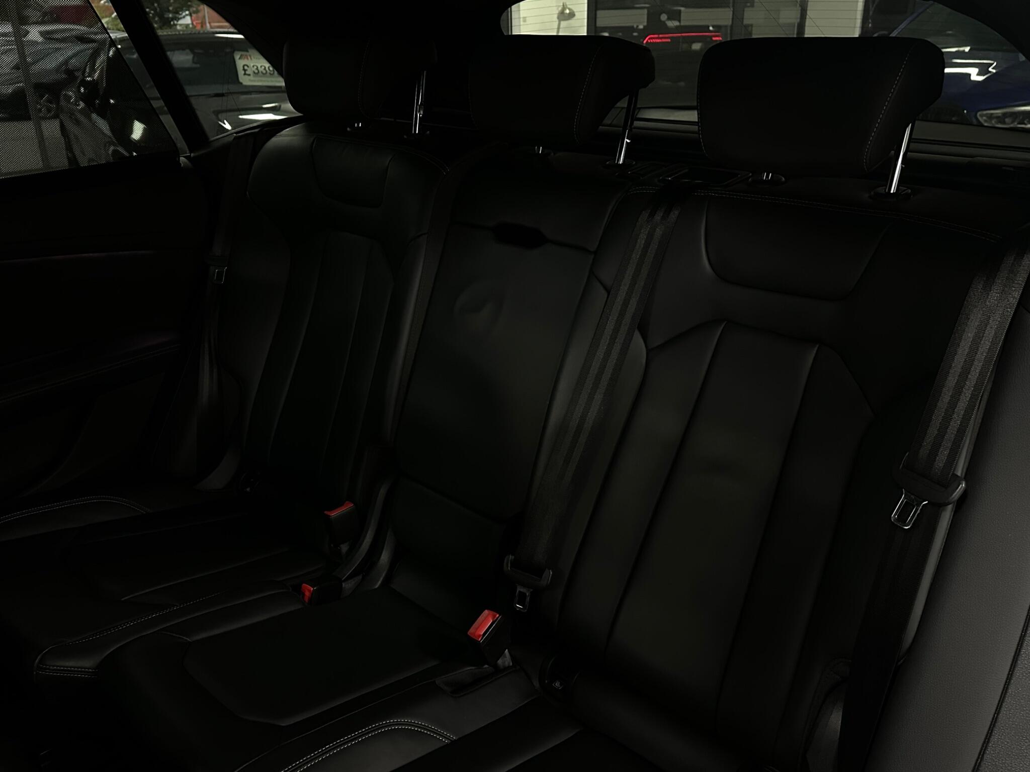 Audi Q8 view 40