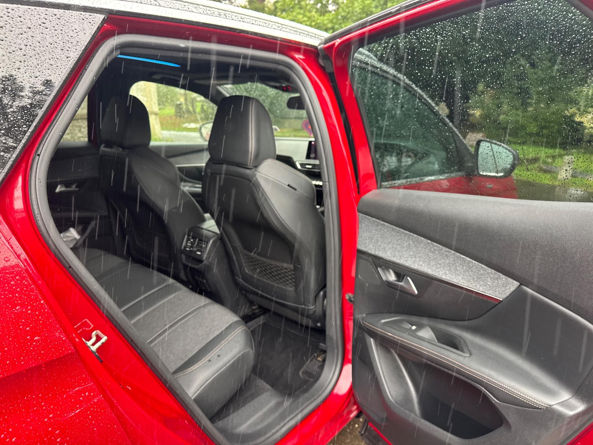 Peugeot 3008 view 34