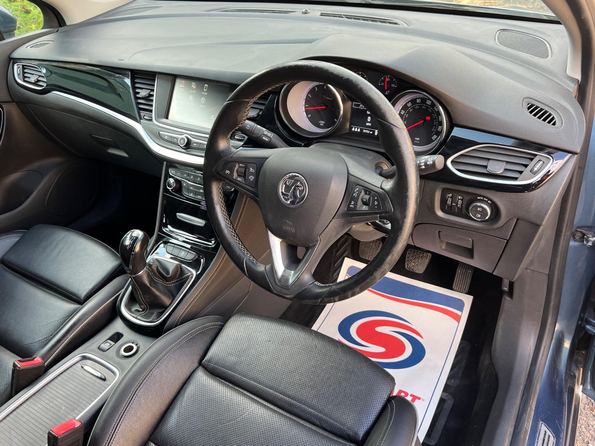 Vauxhall Astra view 4