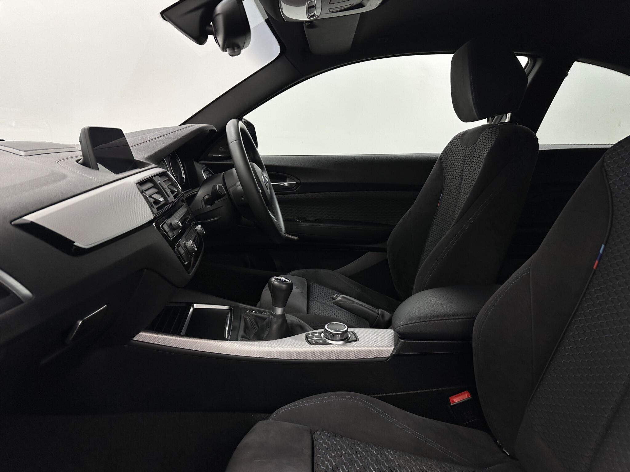 BMW 2 Series view 37