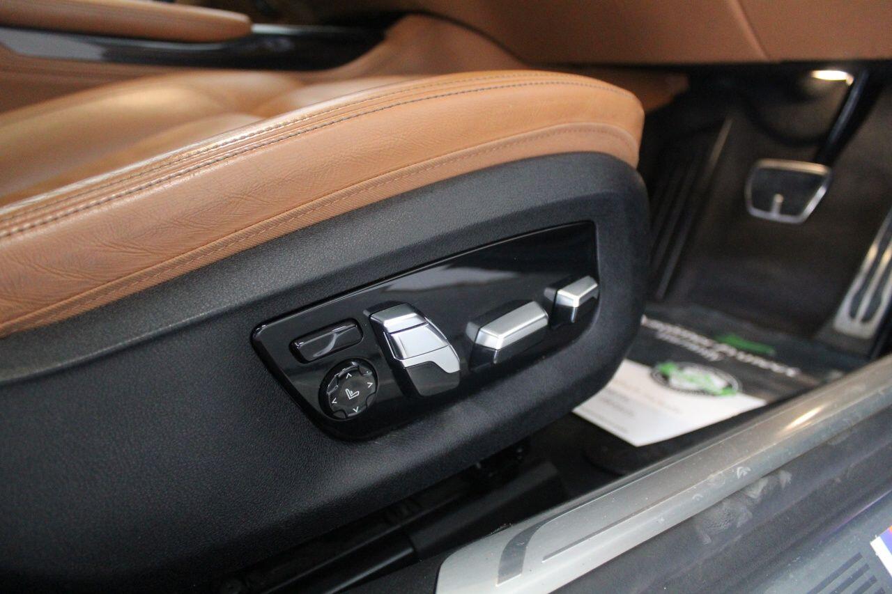 BMW 7 Series view 59
