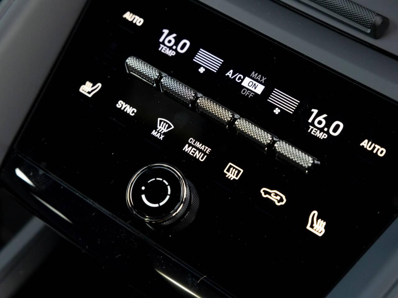 Porsche Macan view 50