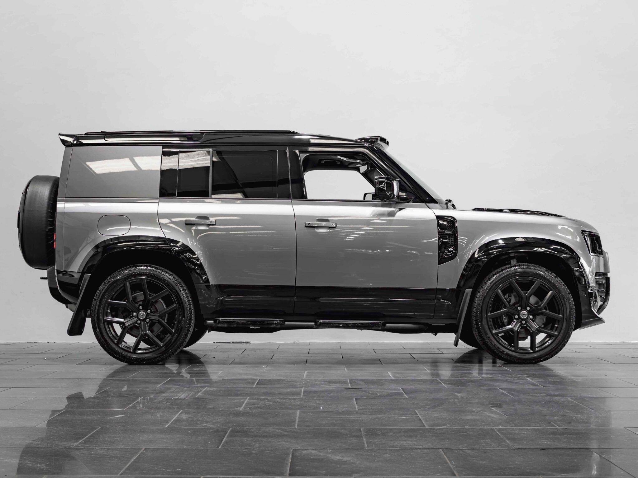 Land Rover Defender 110 view 6