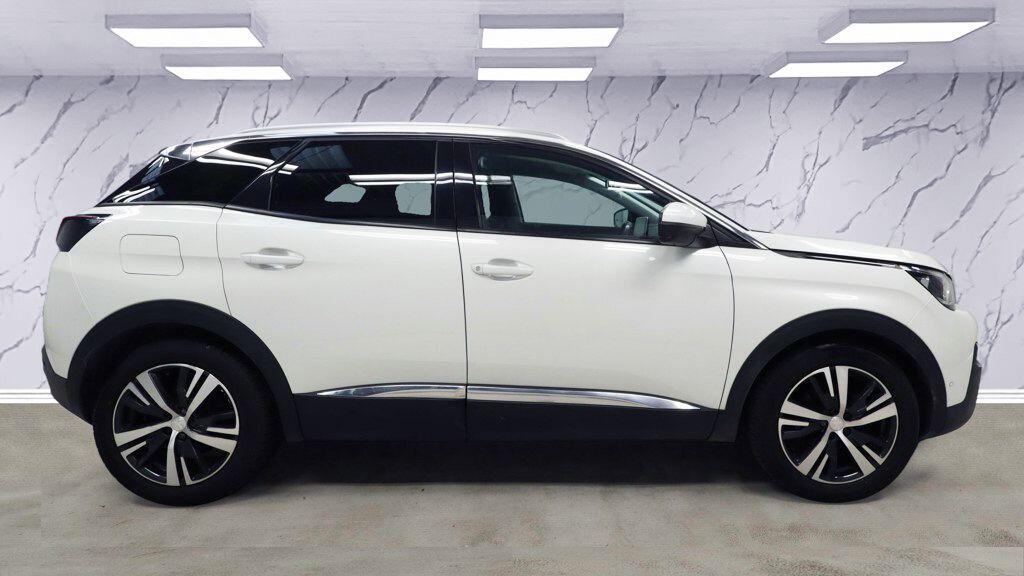 Peugeot 3008 view 8