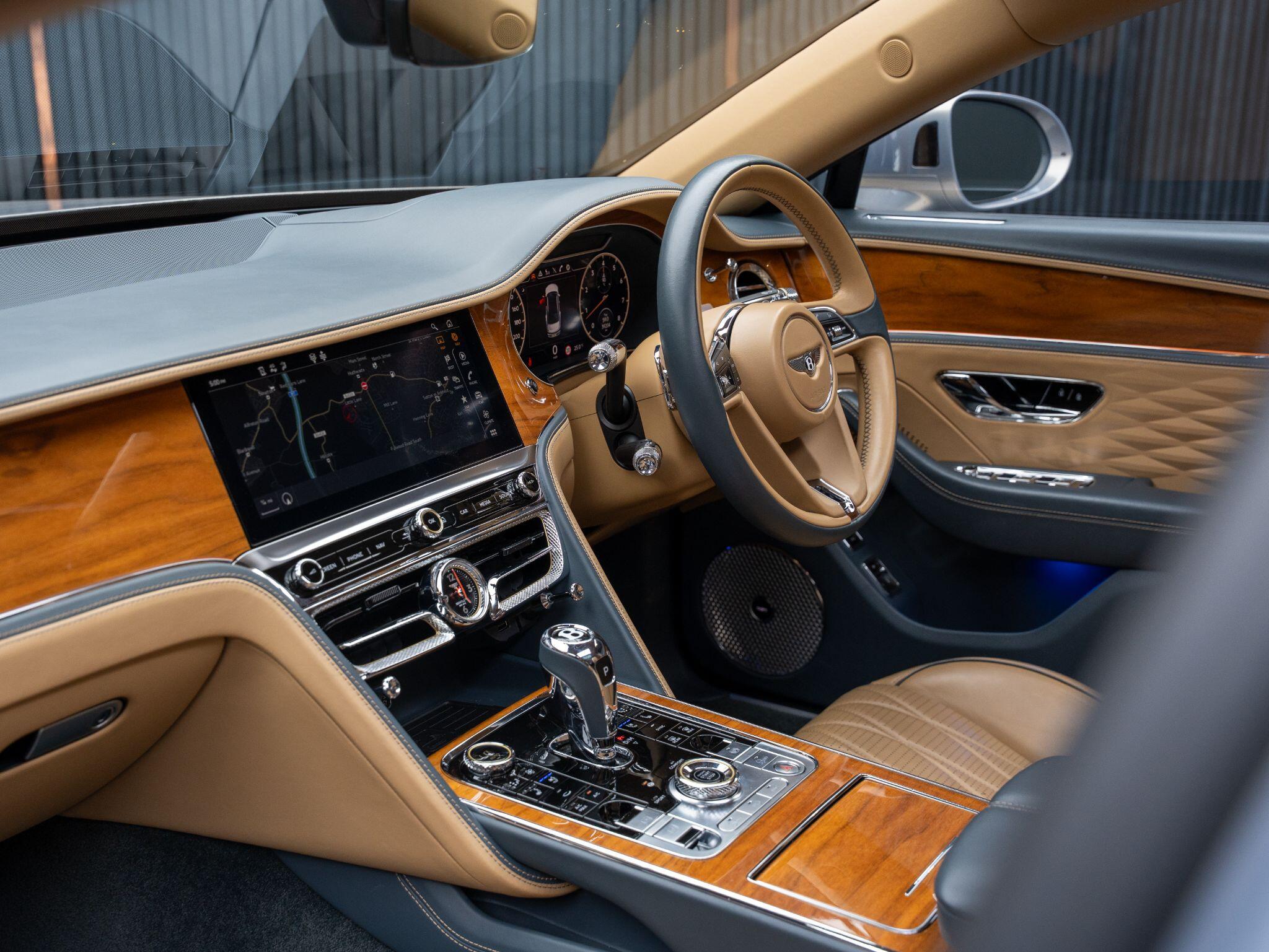 Bentley Flying Spur view 52