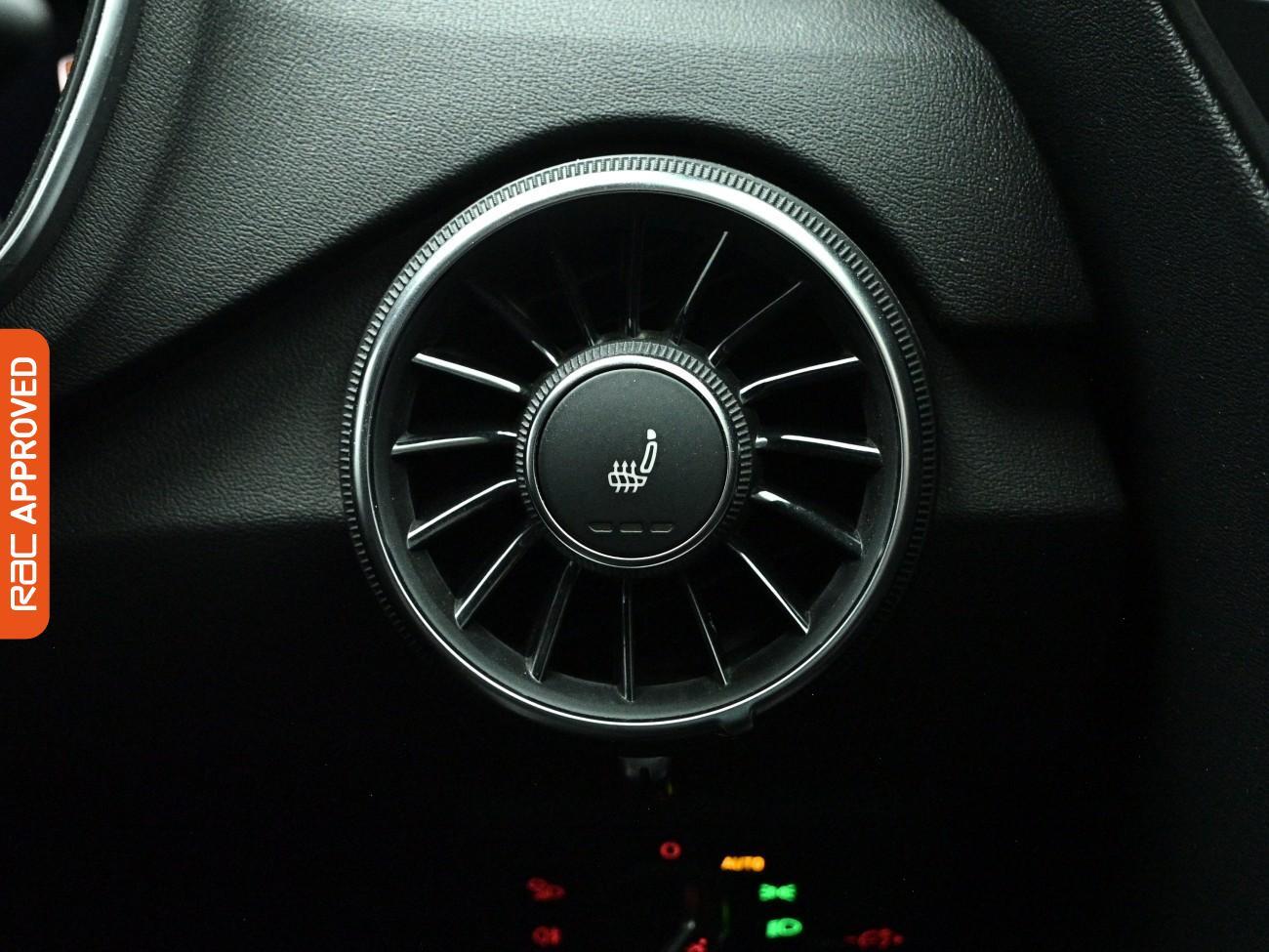 Audi TT view 18