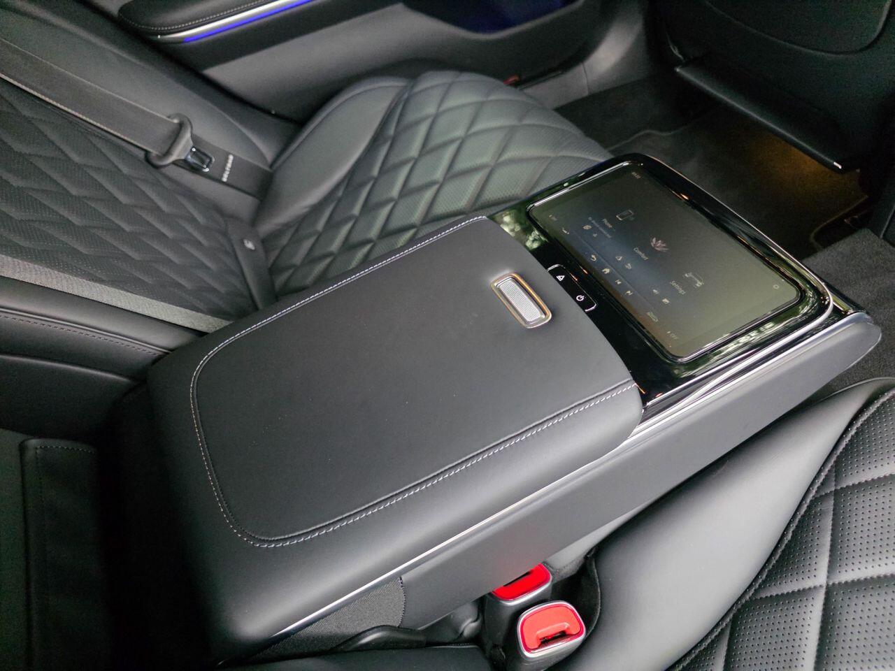Mercedes-Benz S-Class view 29