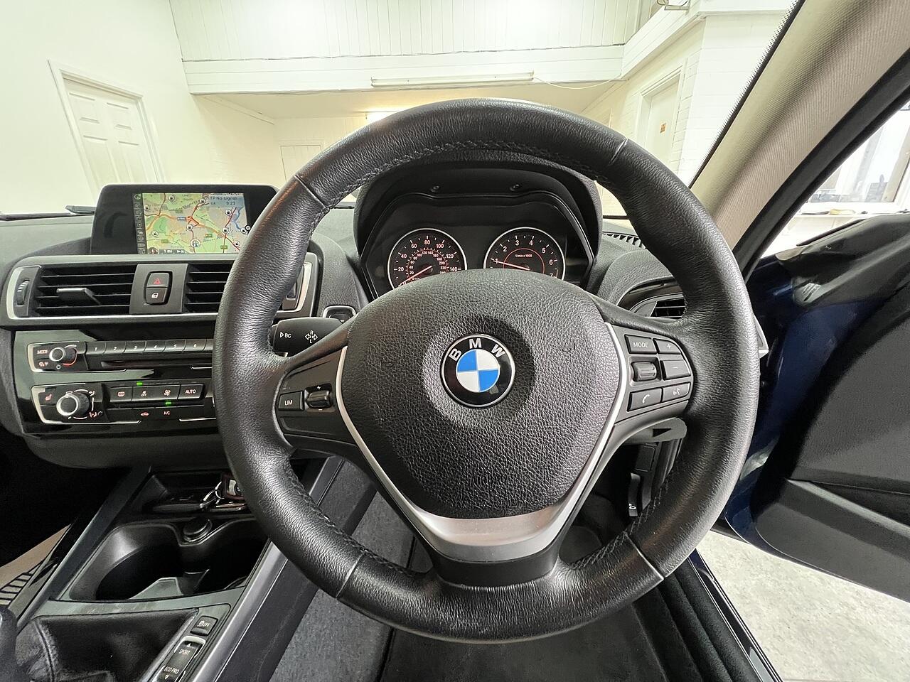 BMW 1 Series view 9
