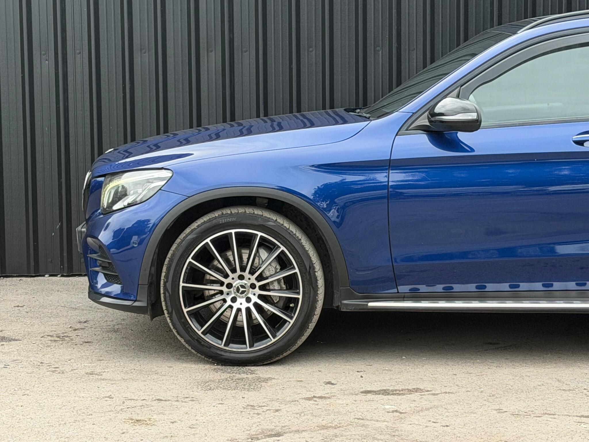 Mercedes-Benz GLC view 53