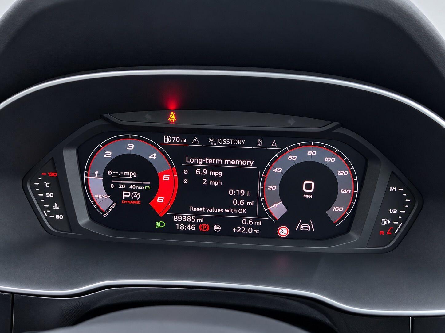 Audi Q3 view 27