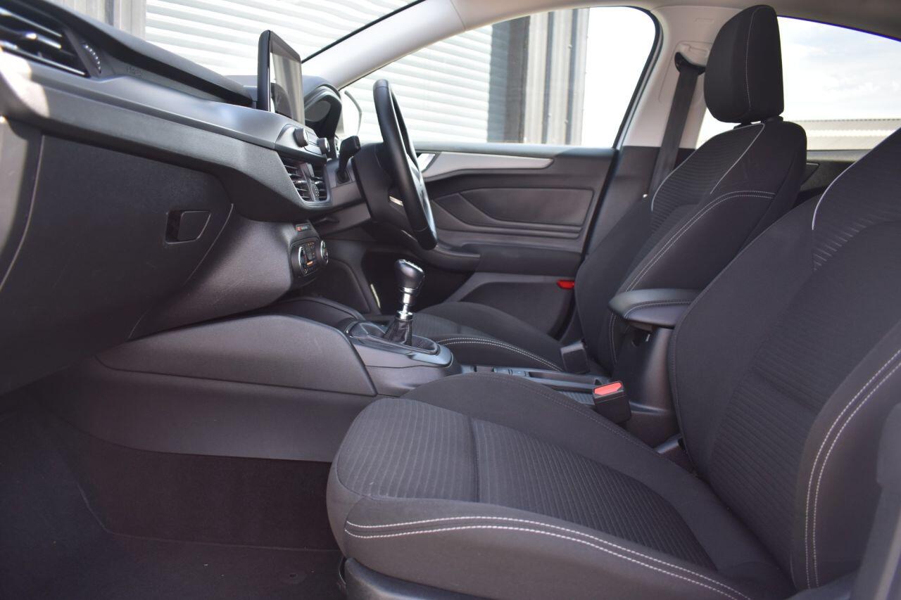 Ford Focus view 4