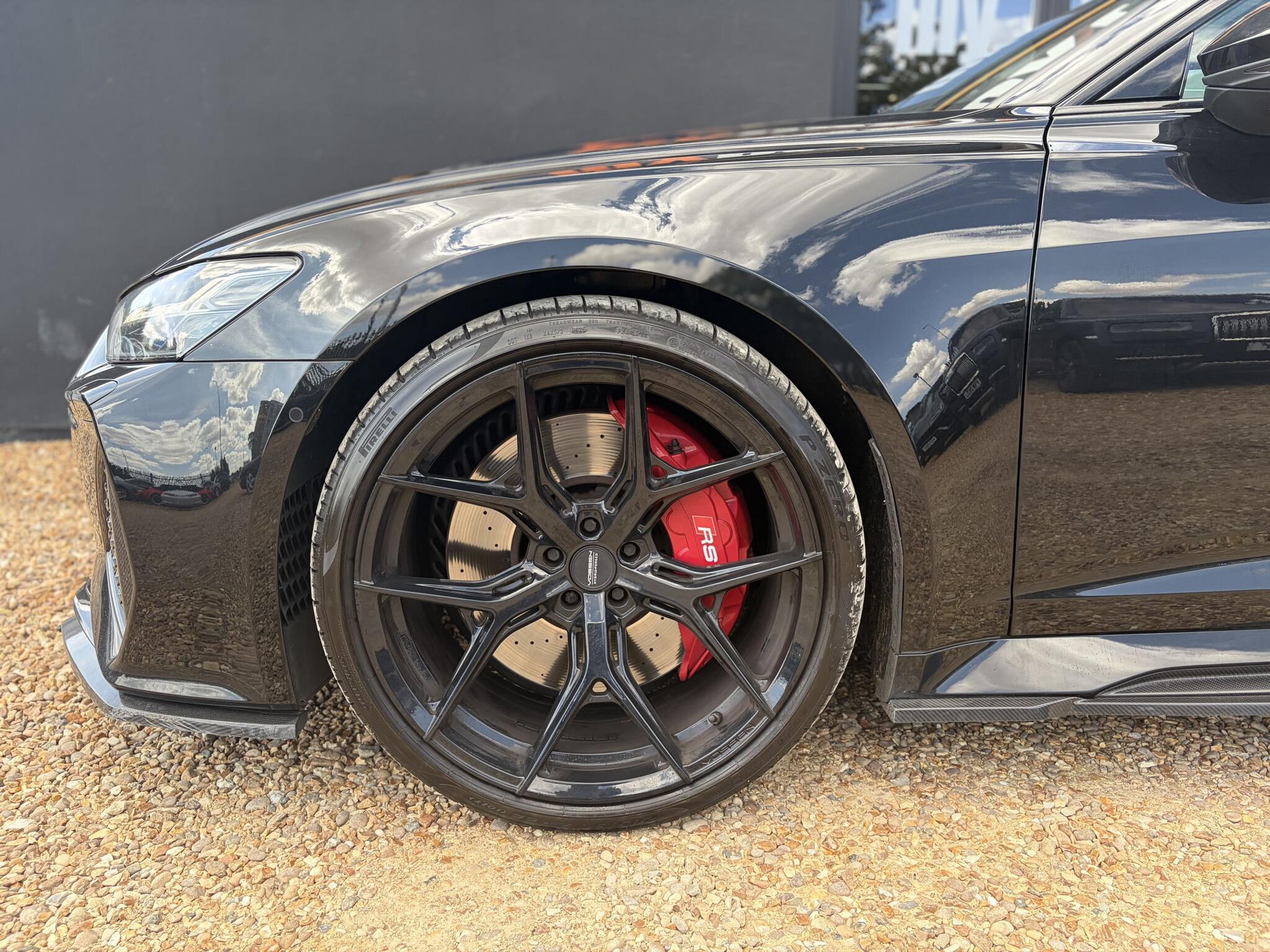 Audi RS6 Avant view 4