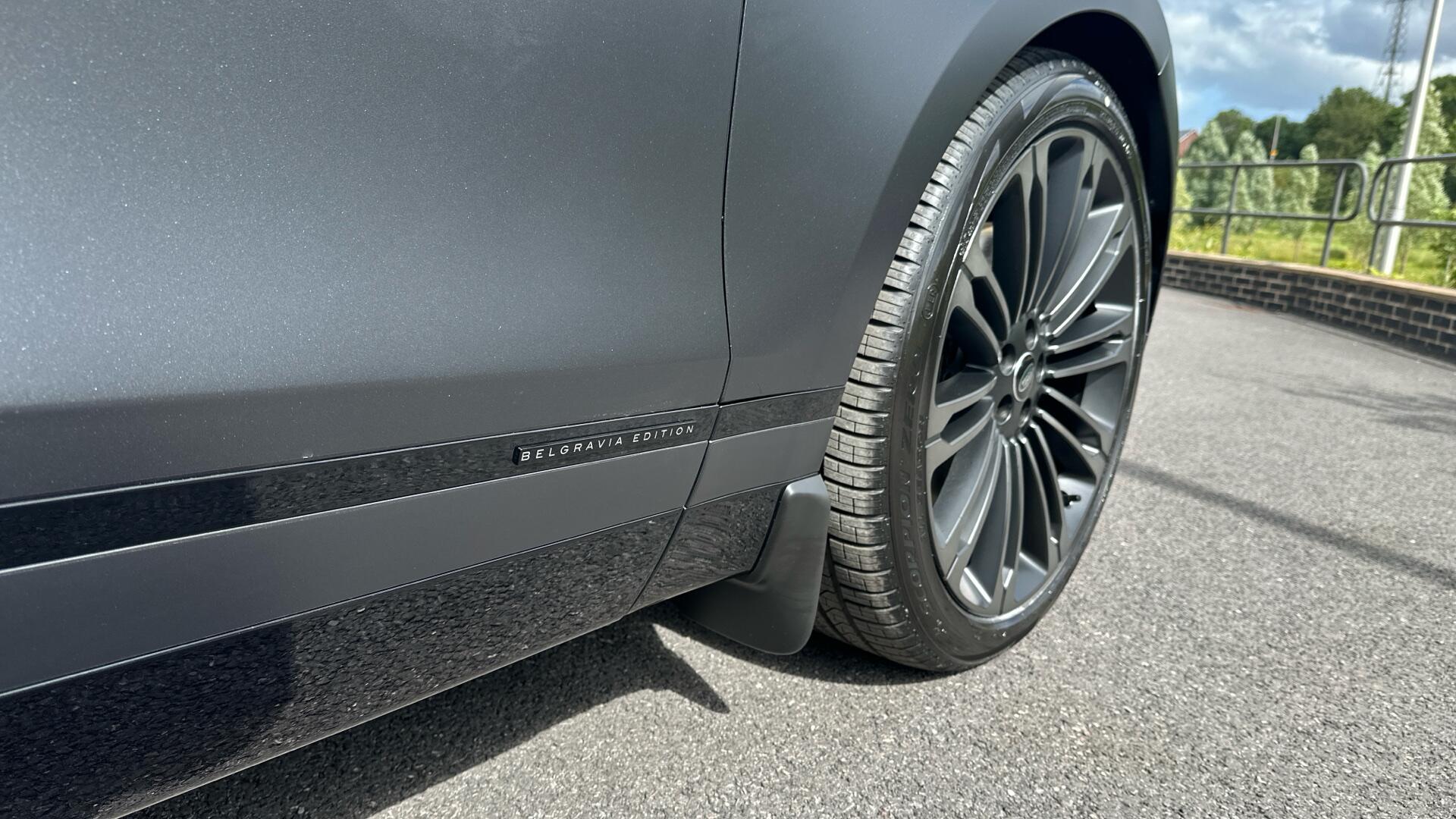Land Rover Range Rover Velar view 38