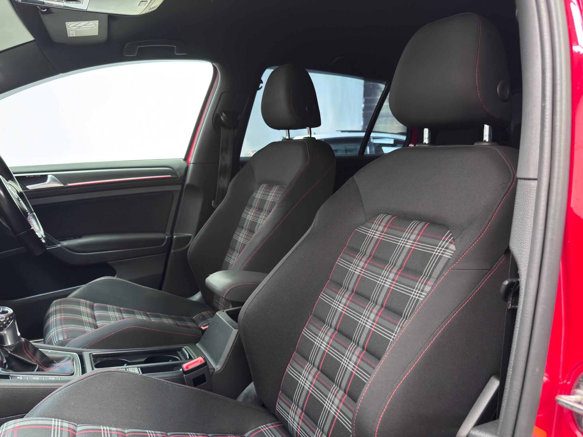 Volkswagen Golf view 52