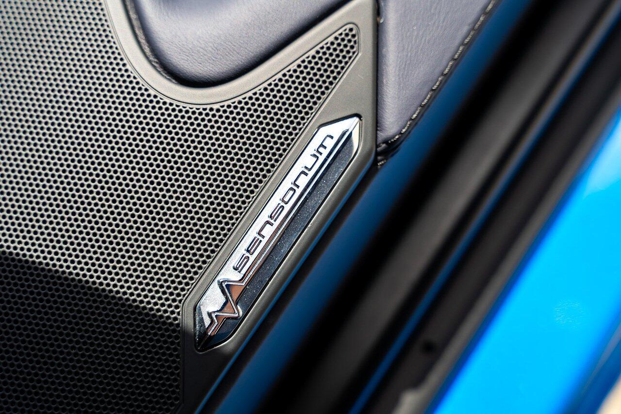 Lamborghini Aventador view 63