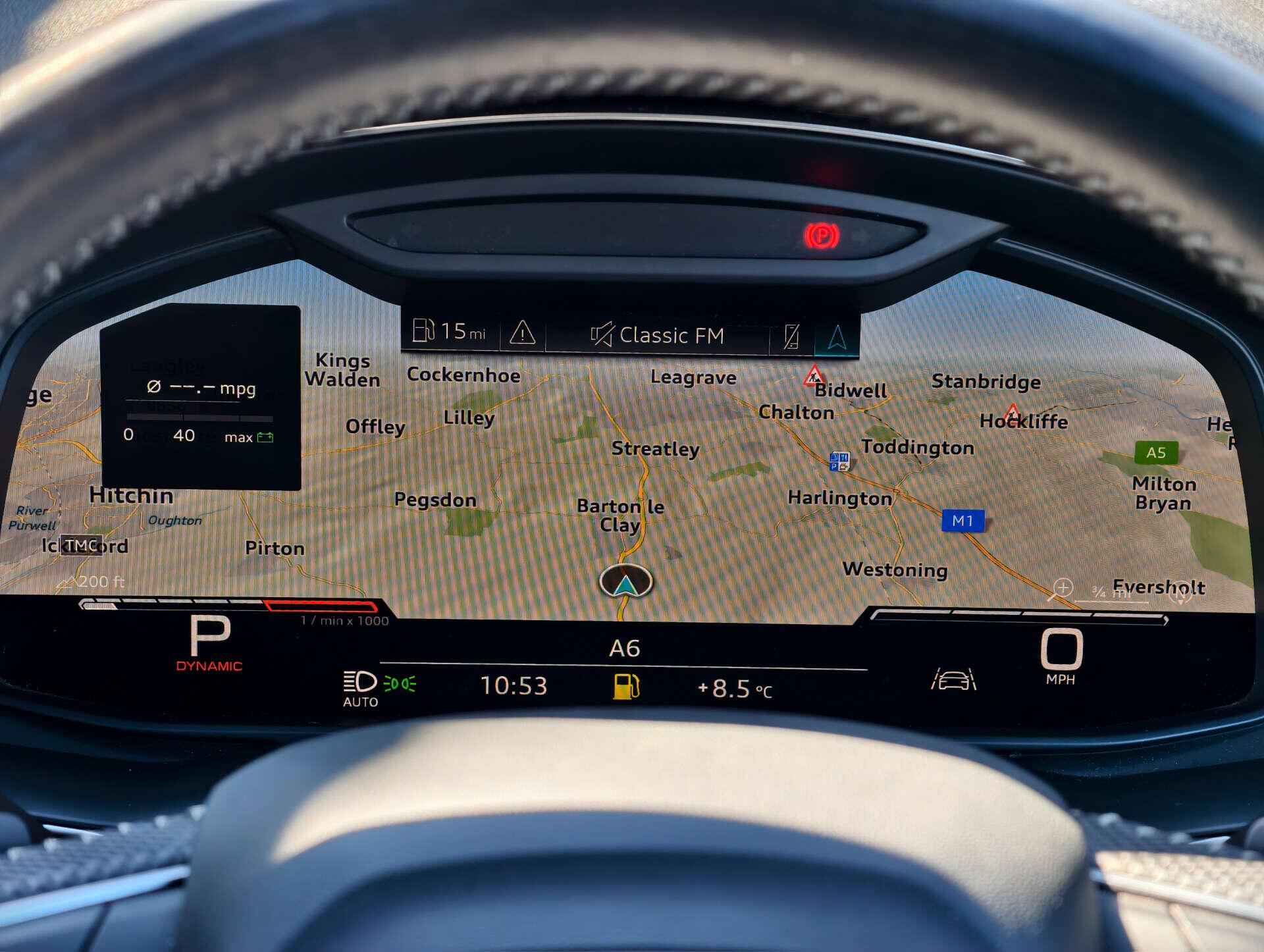 Audi Q8 view 38