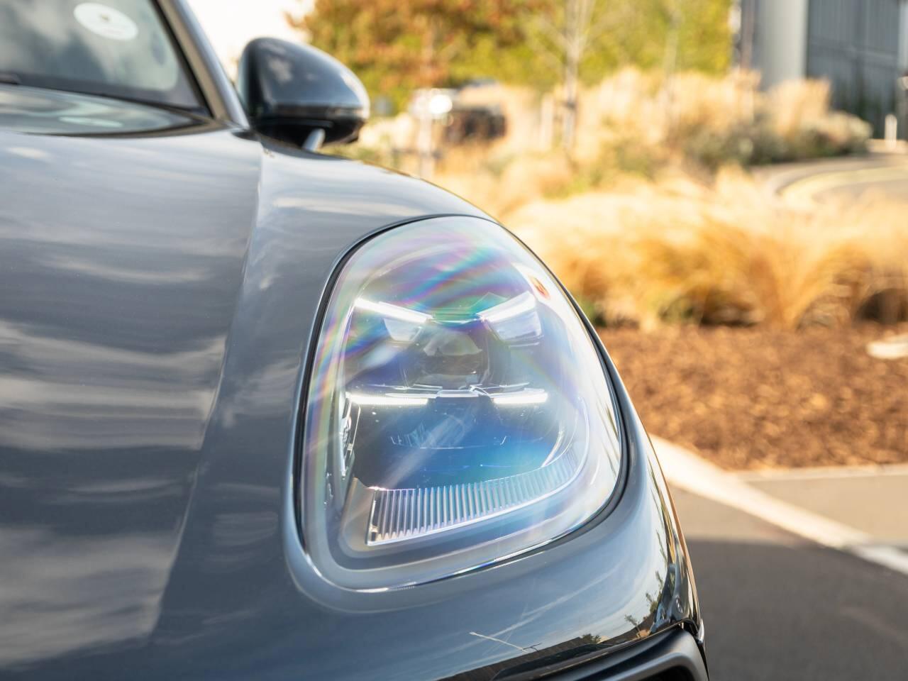 Porsche Macan view 18