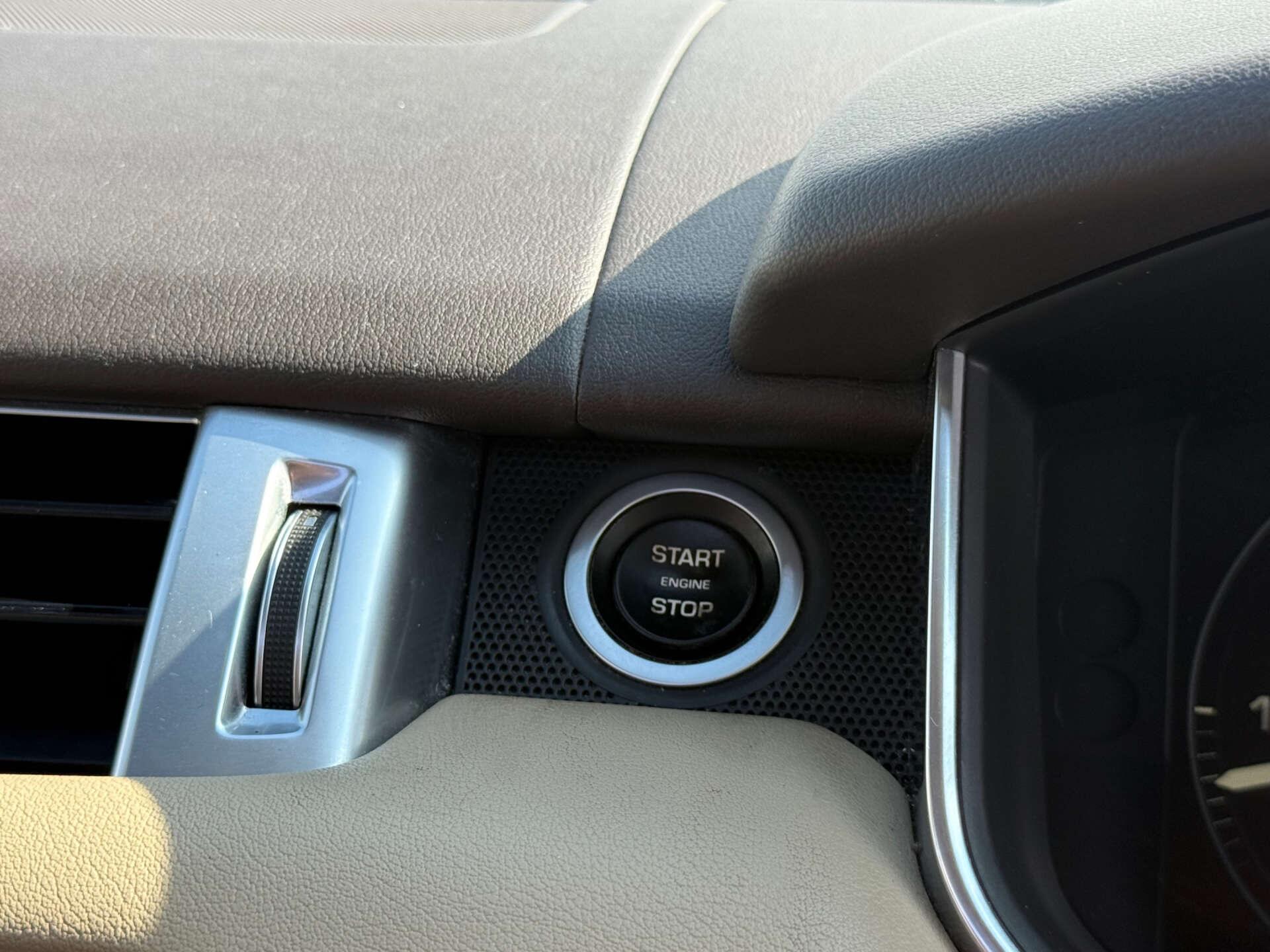 Land Rover Range Rover Sport view 43
