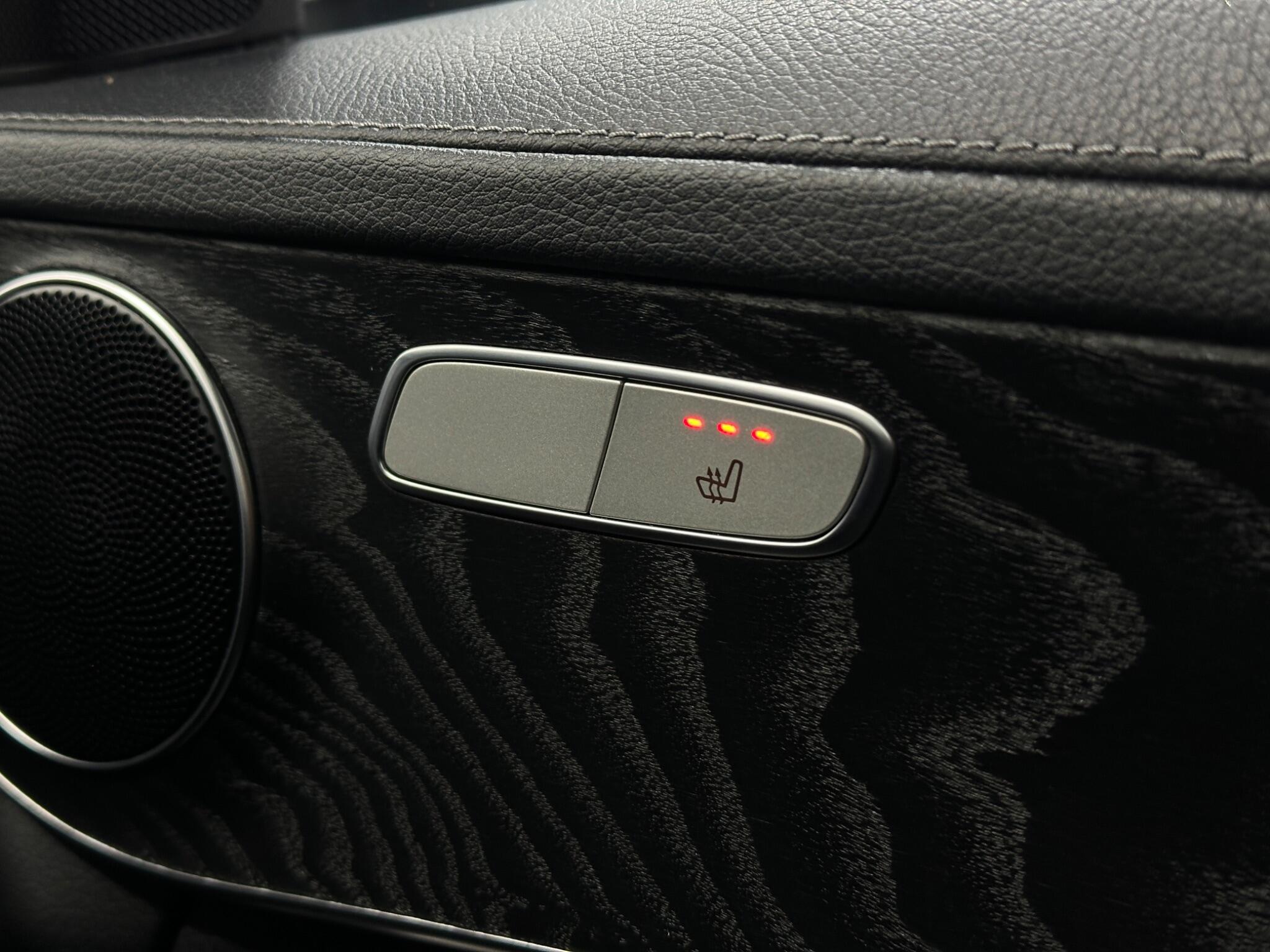 Mercedes-Benz C-Class view 17